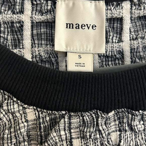 Women's Black and Gray Sweater - Picture 4 of 4